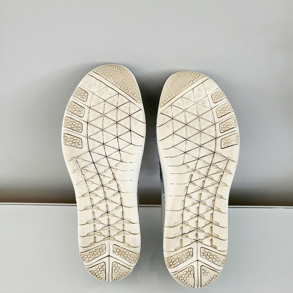 Nike Free Flyknit Blue/ White Sneakers Women Size 8 / Men Size 6.5 - Picture 3 of 3